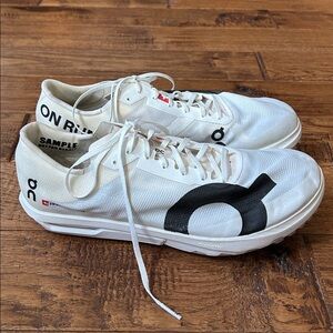 On Running Cloudspike Amplius Distance Running Shoes White Black Mens Size 8.5